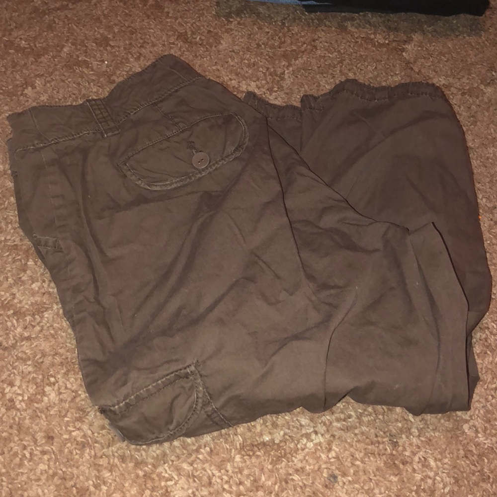 Brown capris